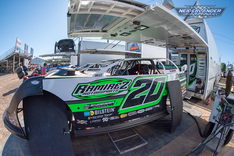 Jimmy Owens prepering in the pits